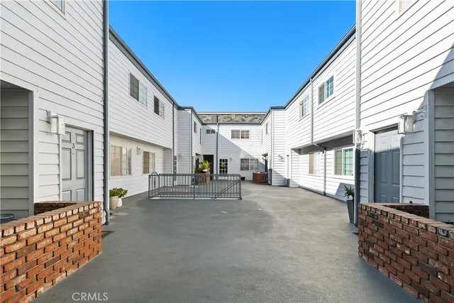 $549,999 | 941 Elm Avenue, Unit 16, Long Beach, CA 90813