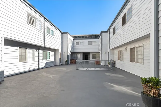 $549,999 | 941 Elm Avenue, Unit 16, Long Beach, CA 90813