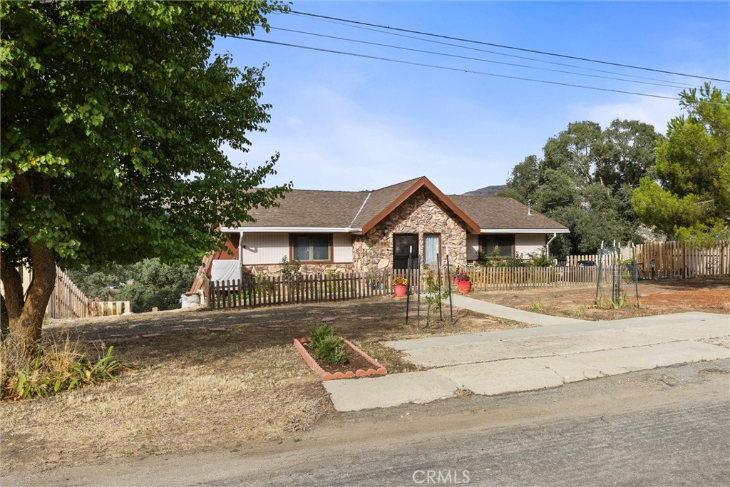 22801 Fran Drive Tehachapi, CA 93561 - Photo 2 of 68