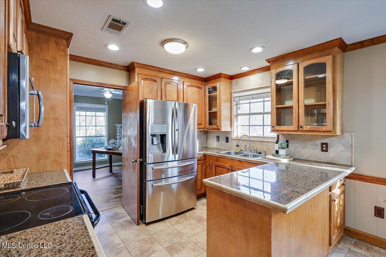 137 Longmeadow Road Brandon, MS 39042 - Photo 13 of 40 13-137 Longmeadow Rd