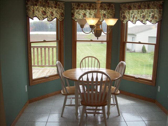 2212 Sheick Road Monroe, MI 48162 - Photo 8 of 17 20089065-7.JPG