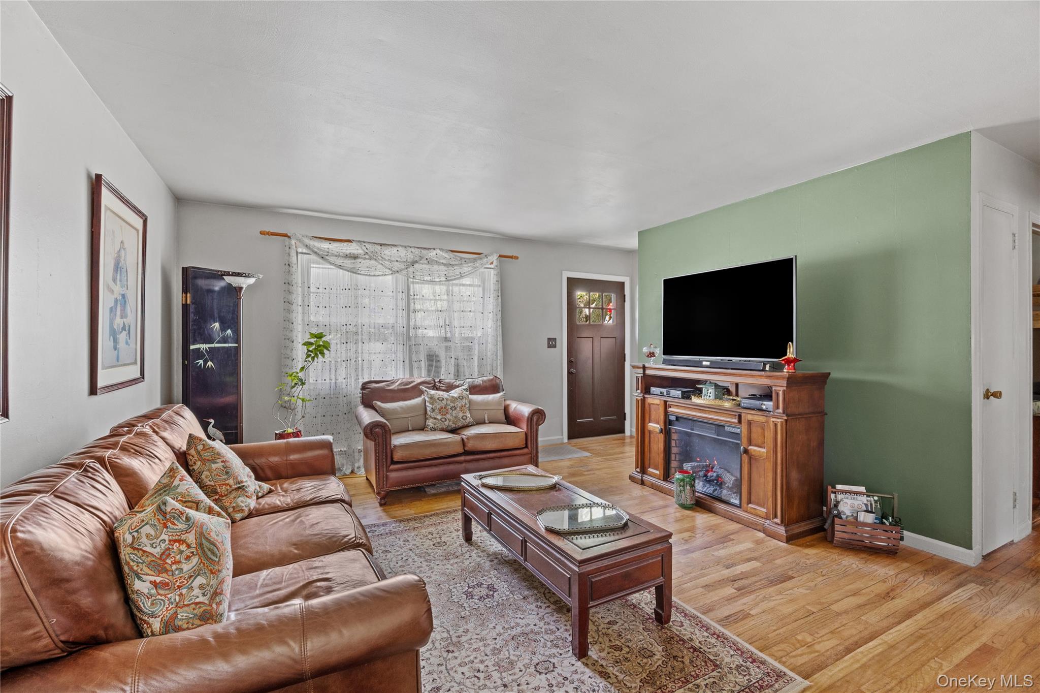 97 Maple Road Rocky Point, NY 11778 - Photo 4 of 33