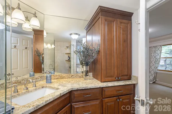 $899,000 | 40 Blackberry Trail, Sapphire, NC 28774