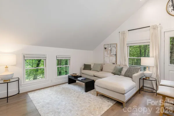 $899,000 | 40 Blackberry Trail, Sapphire, NC 28774