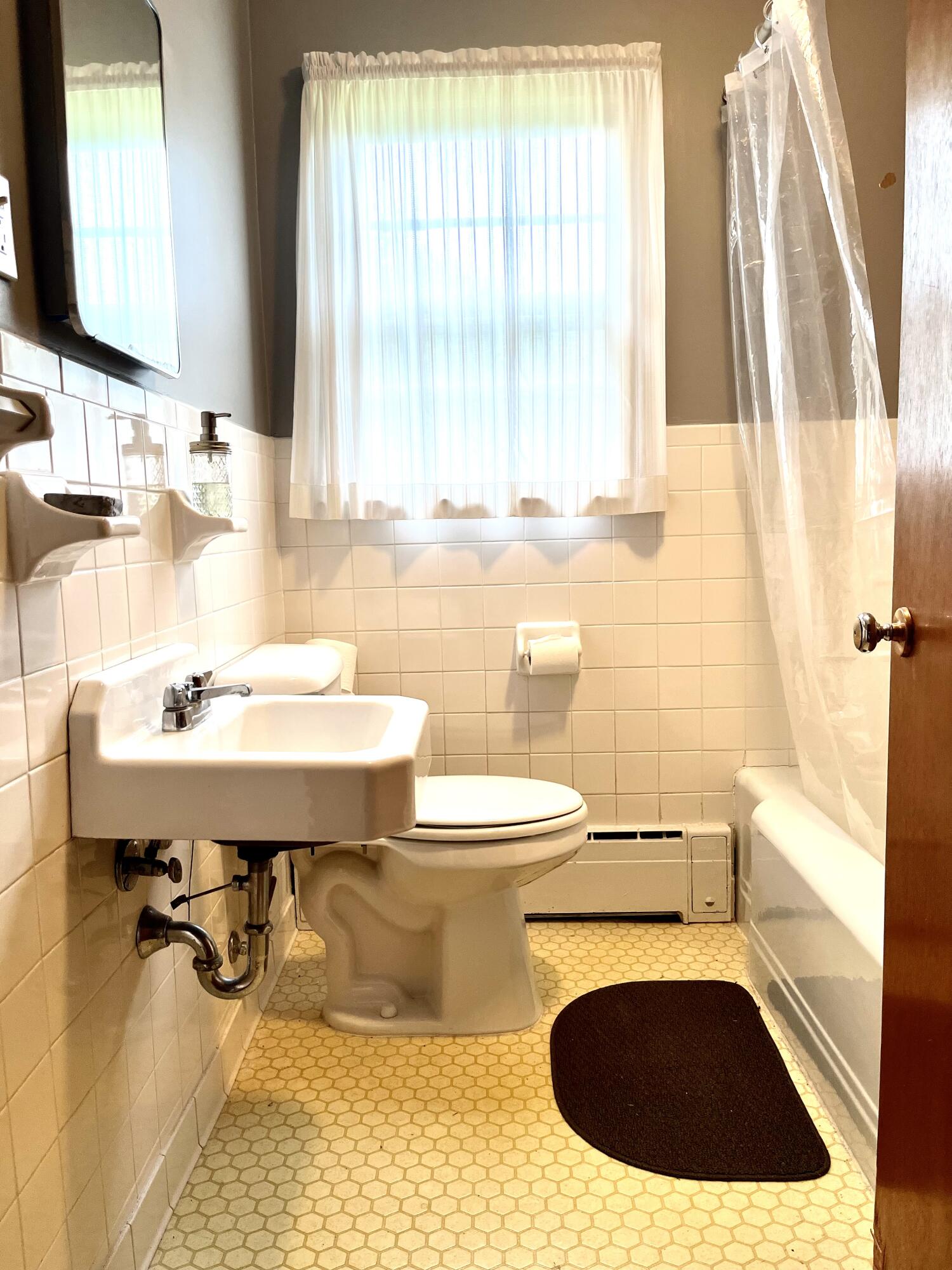 149 Mountain View Circle Flintstone, GA 30725 - Photo 19 of 24 18 Allgood Hall BAth