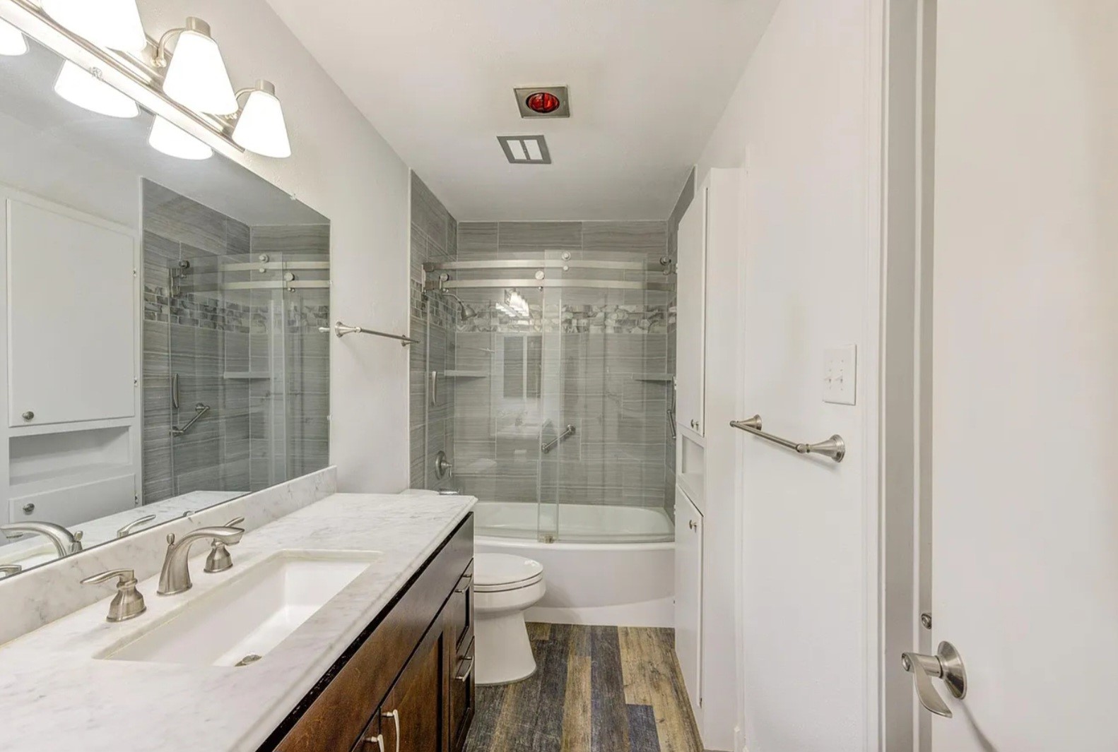 839 Wax Myrtle Lane, Unit A Houston, TX 77079 - Photo 15 of 32