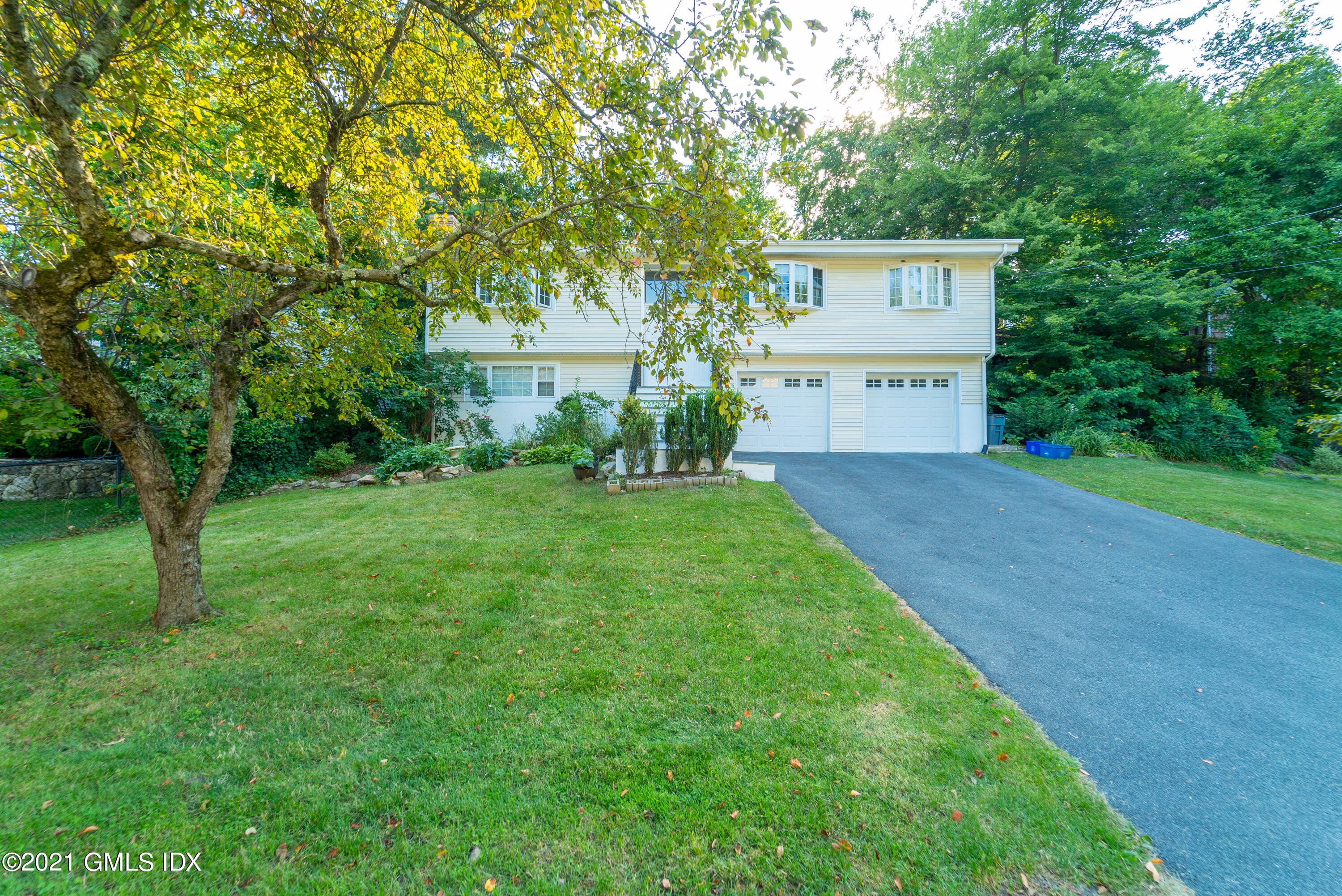 37 Amherst Road Riverside, CT 06878 - Photo 1 of 20 1A