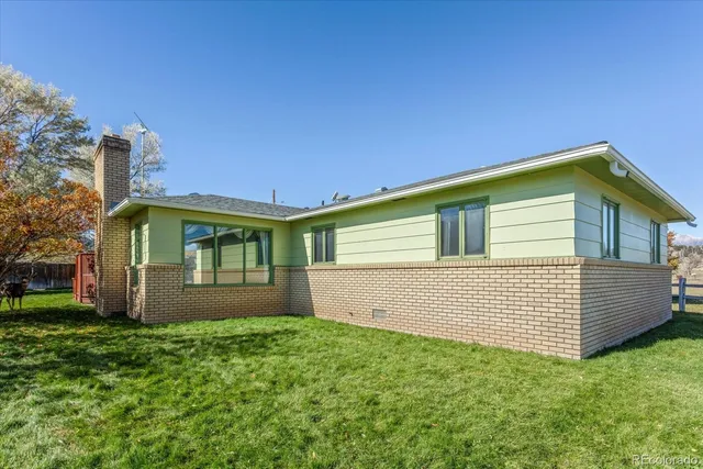 a view of an outdoor space