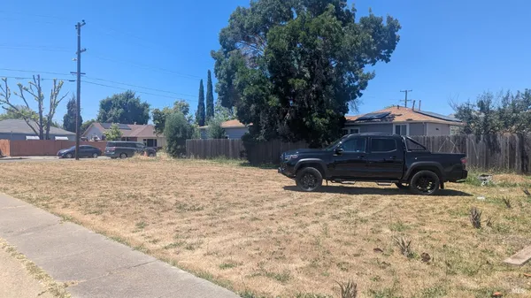 $99,800 | 1020 1/2 Carolina Street, Vallejo, CA 94590