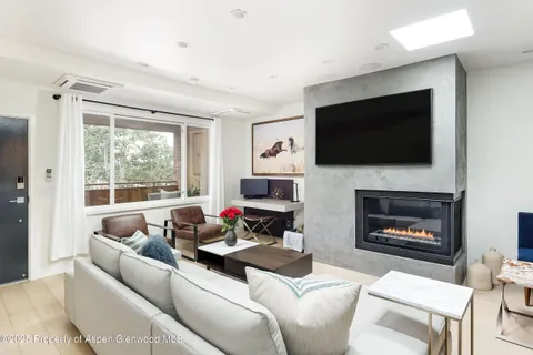 $4,100,000 | 450 South Original Street, Unit 8, Aspen, CO 81611