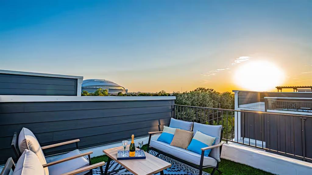1215 Beaconsfield Lane, Unit 706 Arlington, TX 76011 - Photo 32 of 40 a view of sitting area on roof with furniture