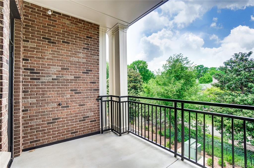 830 Providence Road, Unit 303 Charlotte, NC 28207 - Photo 39 of 39 a view of balcony with city view
