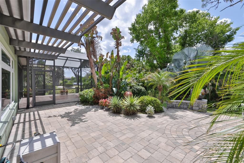 1107 Opal Lane Sun City Center, FL 33573 - Photo 3 of 72