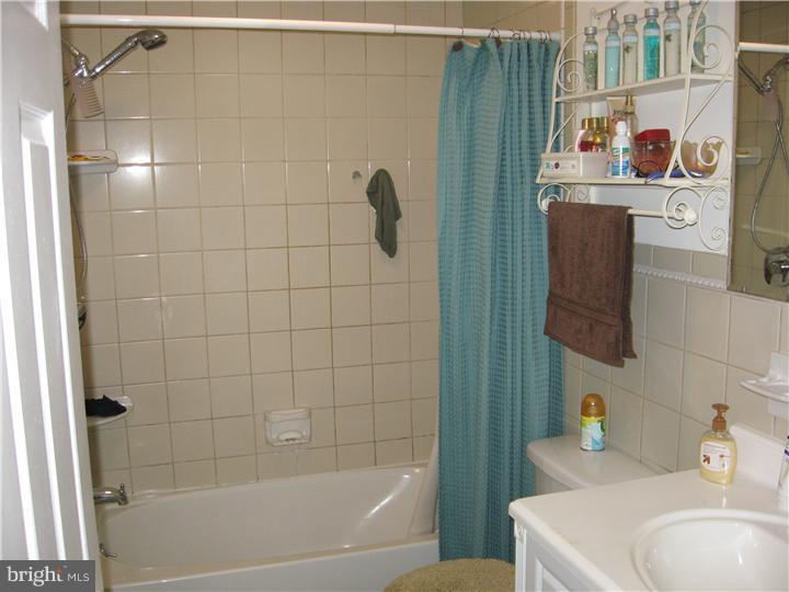 136 Abbey Road Voorhees, NJ 08043 - Photo 11 of 25 Gallery Image 11