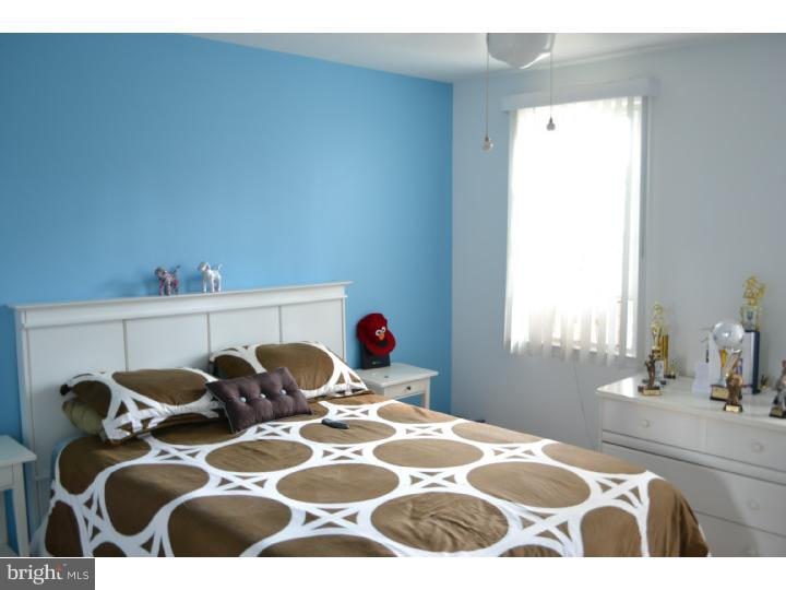 136 Abbey Road Voorhees, NJ 08043 - Photo 9 of 25 Gallery Image 9