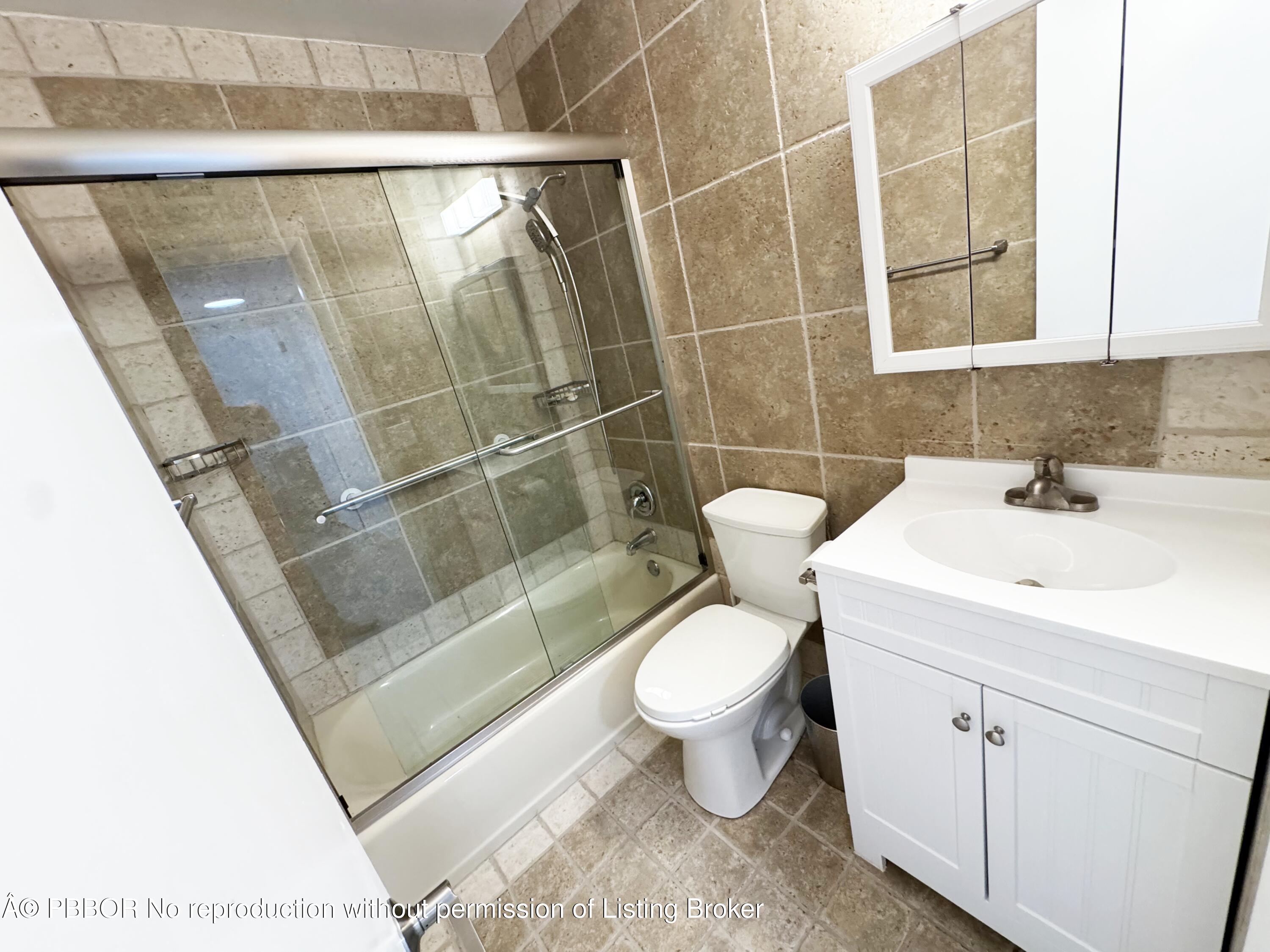 234 Oleander Avenue, Unit 1 Palm Beach, FL 33480 - Photo 8 of 19 Bathroom