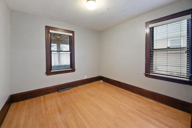 $265,000 | 2014 Cottage Avenue East, St. Paul, MN 55119