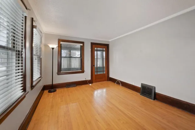 $265,000 | 2014 Cottage Avenue East, St. Paul, MN 55119