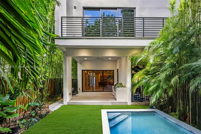 $2,285,000 | 3063 Elizabeth Street, Miami, FL 33133