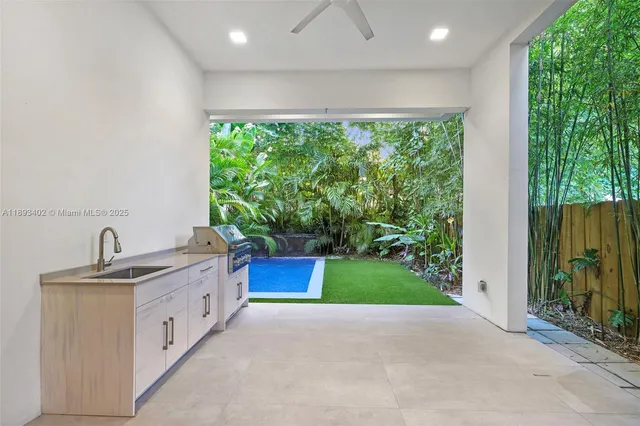 $2,285,000 | 3063 Elizabeth Street, Miami, FL 33133