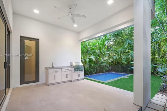 $2,285,000 | 3063 Elizabeth Street, Miami, FL 33133