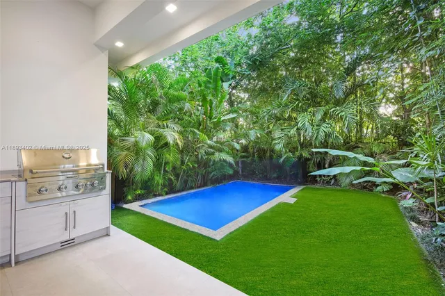 $2,285,000 | 3063 Elizabeth Street, Miami, FL 33133