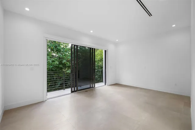 $2,285,000 | 3063 Elizabeth Street, Miami, FL 33133