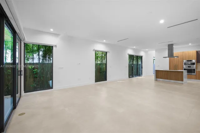 $2,285,000 | 3063 Elizabeth Street, Miami, FL 33133