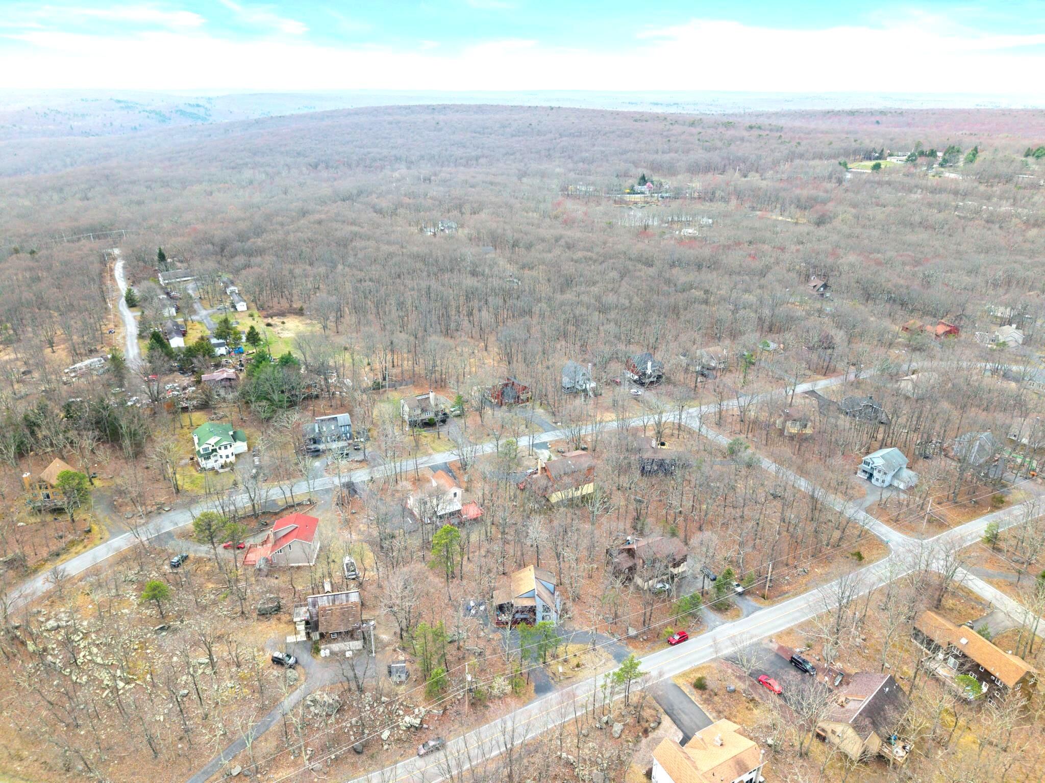 2196 Scarborough Way Bushkill, PA 18324 - Photo 57 of 58 a view of city and mountain