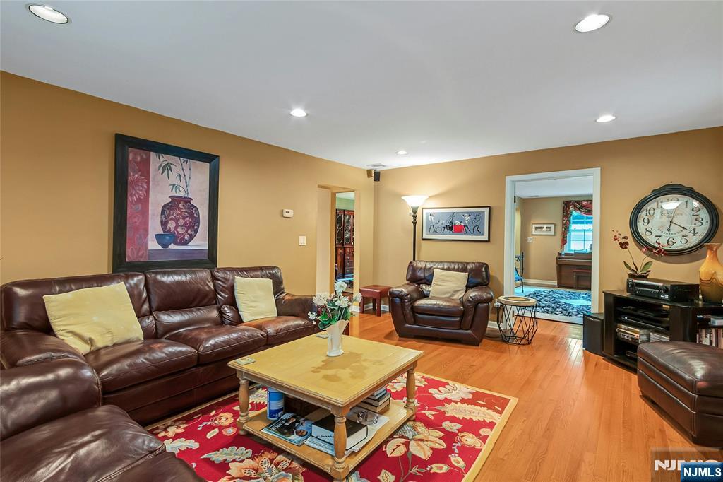 15 Colonial Road Tenafly, NJ 07670 - Photo 20 of 40