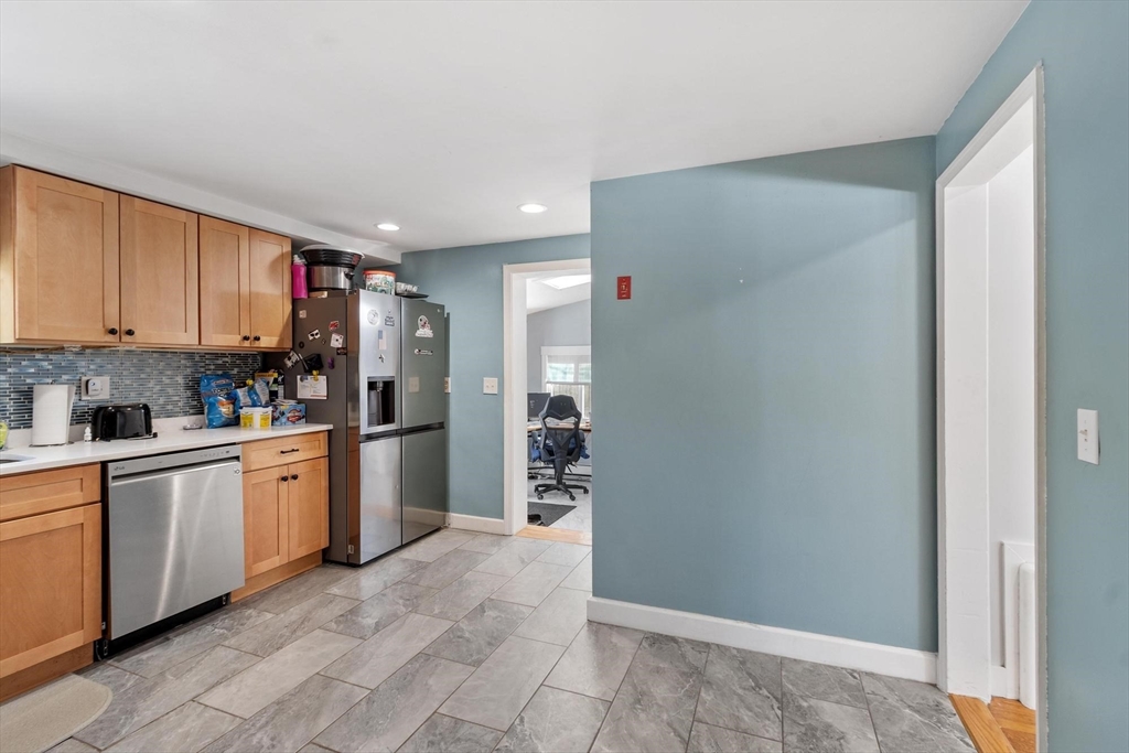 18 Dunham Road Beverly, MA 01915 - Photo 10 of 30