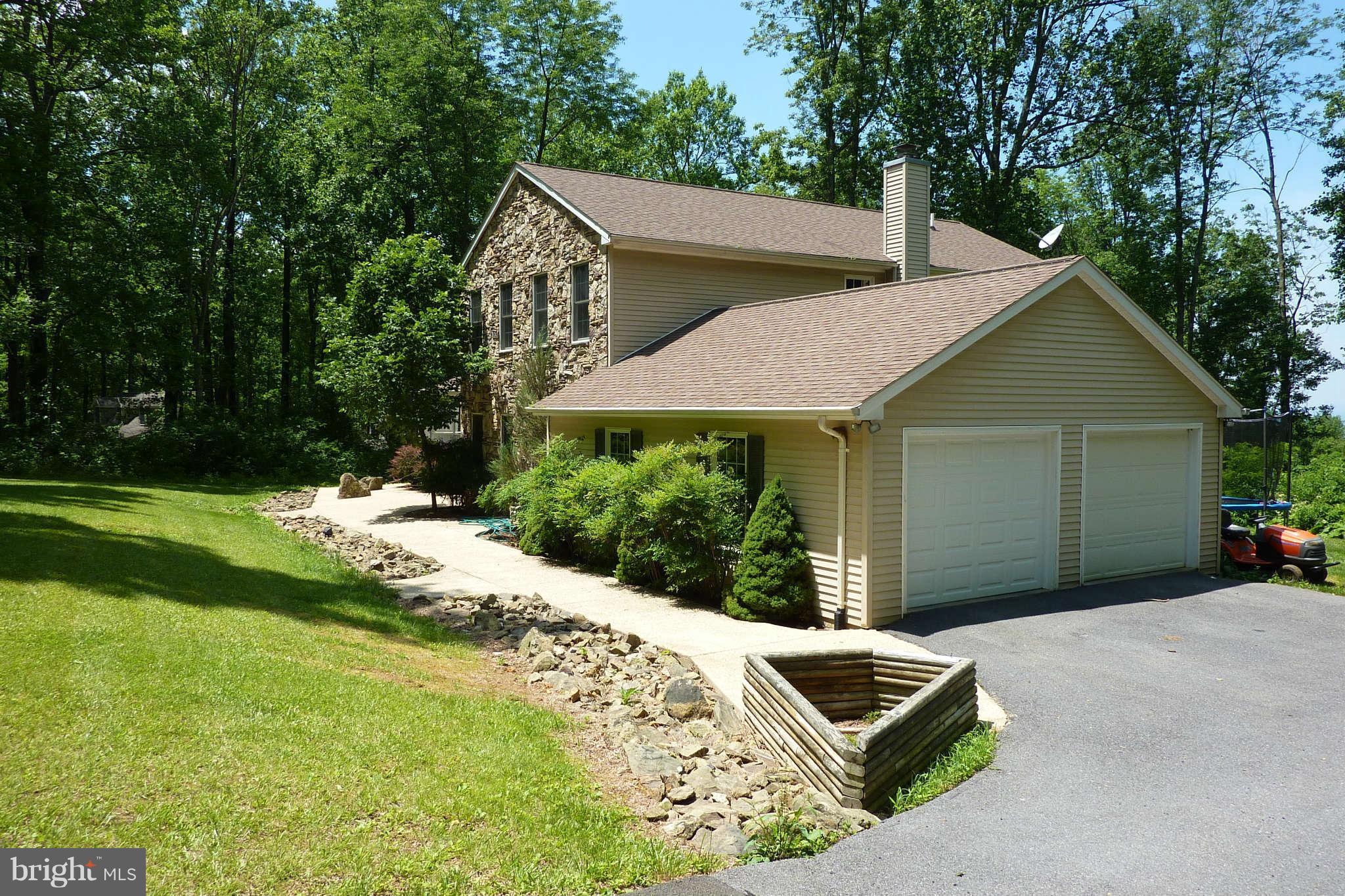 21245 Blue Ridge Mountain Road Paris, VA 20130 - Photo 4 of 28 Exterior (Front)