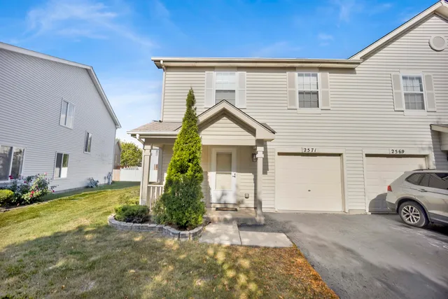 $2,100 | 2571 Eldorado Lane, Unit 1, Naperville, IL 60564