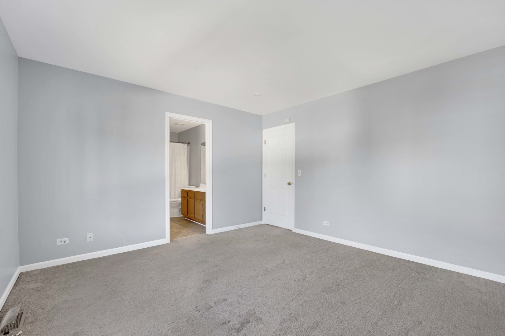 2571 Eldorado Lane, Unit 1 Naperville, IL 60564 - Photo 16 of 21 a view of an empty room