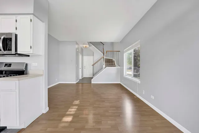 $2,100 | 2571 Eldorado Lane, Unit 1, Naperville, IL 60564