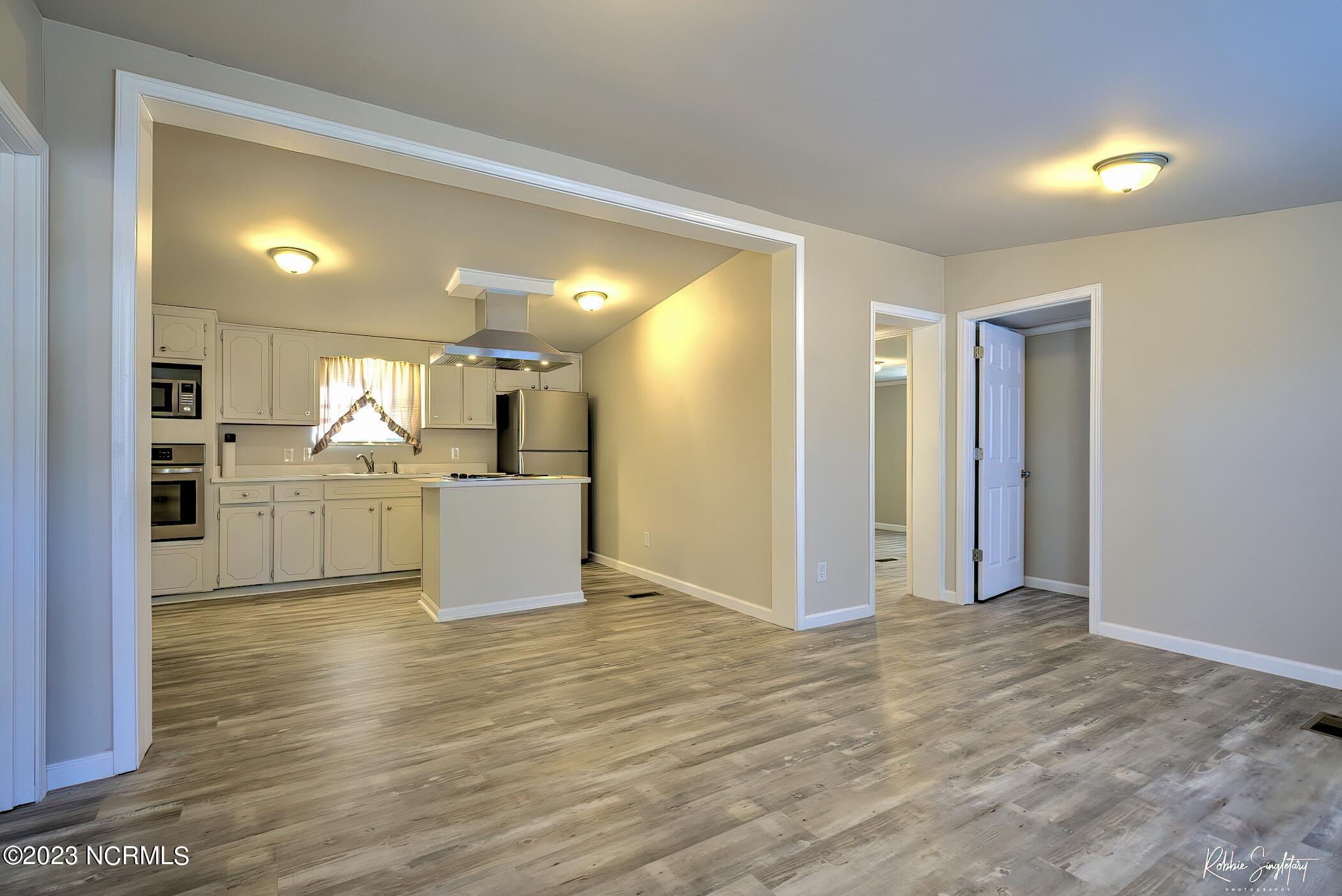 571 Us 1 Street South Rockingham, NC 28379 - Photo 6 of 26 RS 1 DSC01392_3_4
