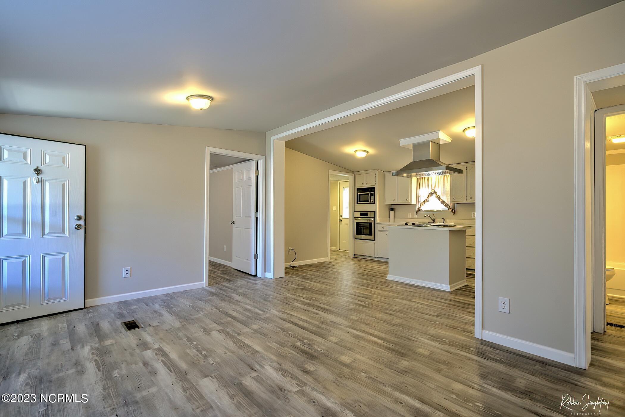571 Us 1 Street South Rockingham, NC 28379 - Photo 7 of 26 RS 1 DSC01395_6_7