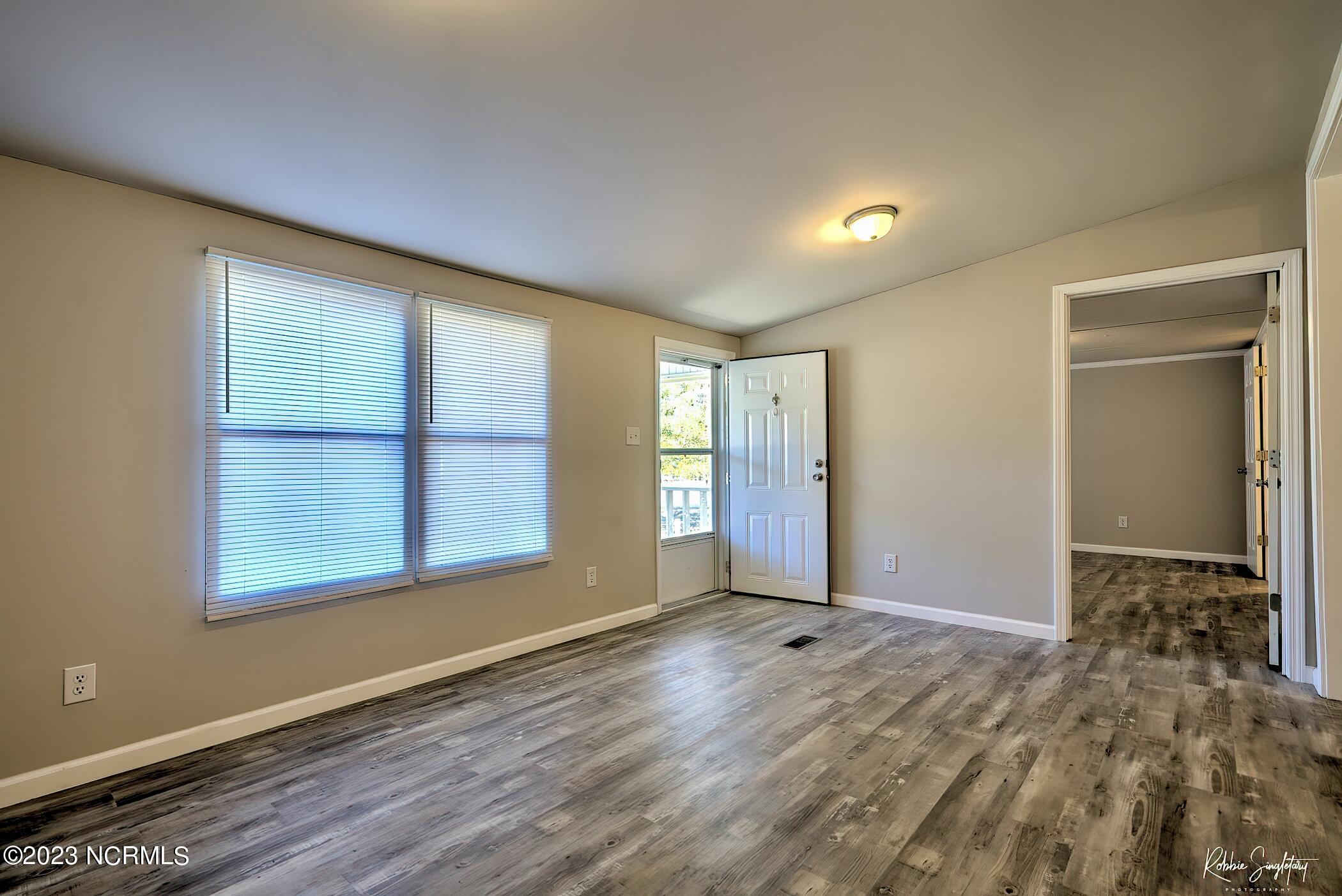 571 Us 1 Street South Rockingham, NC 28379 - Photo 8 of 26 RS 1 DSC01398_399_400