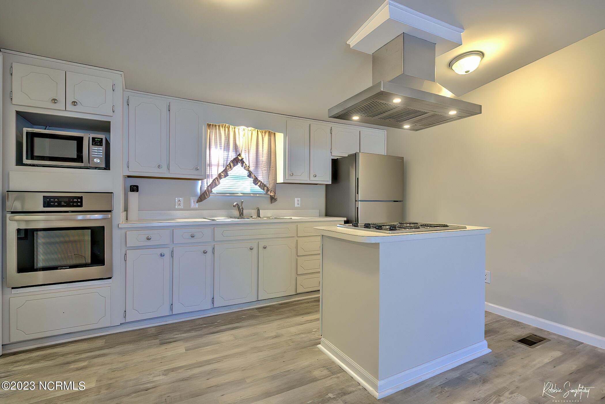 571 Us 1 Street South Rockingham, NC 28379 - Photo 9 of 26 RS 1 DSC01401_2_3