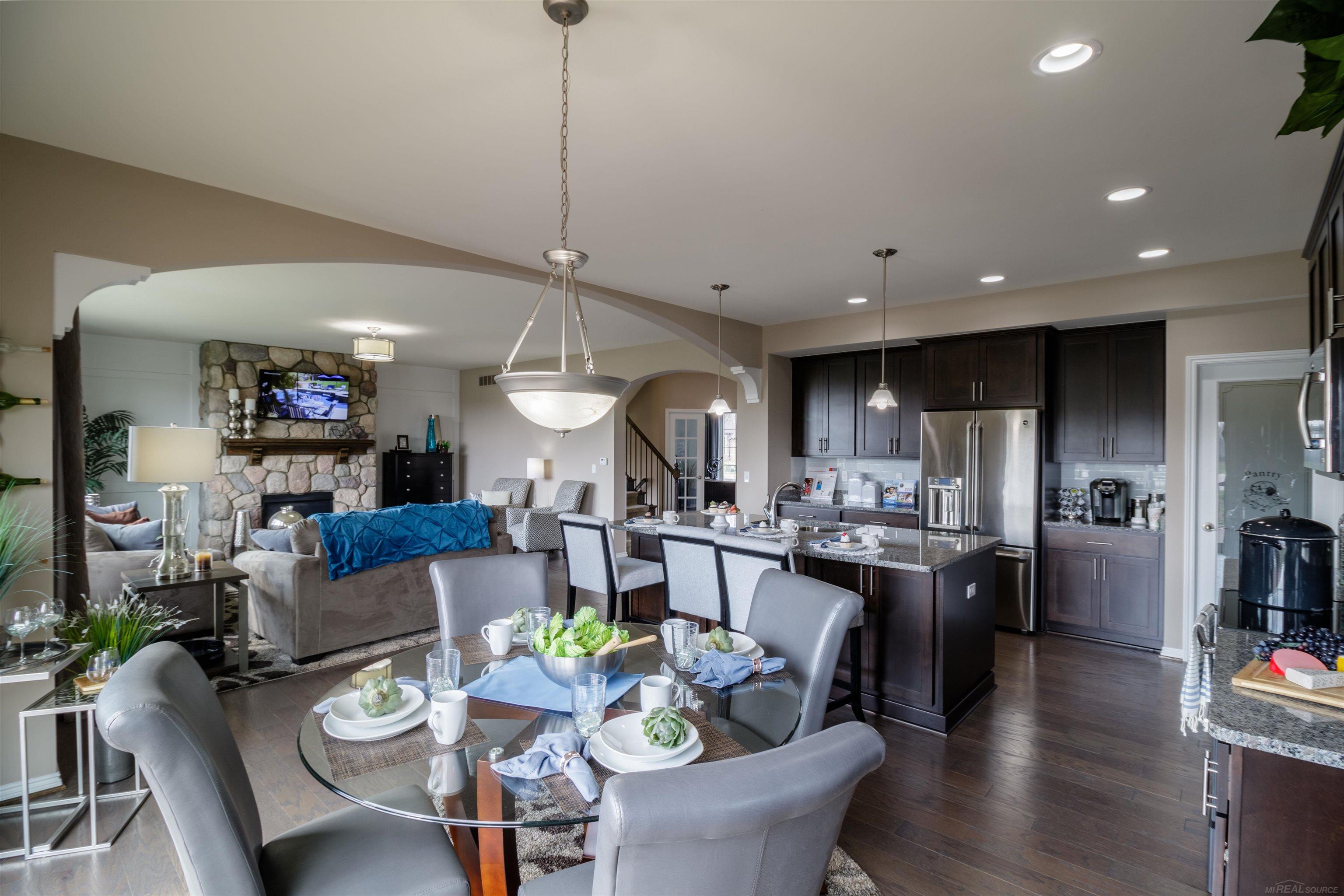 27600 Hagen Road New Baltimore, MI 48051 - Photo 16 of 31 Dining