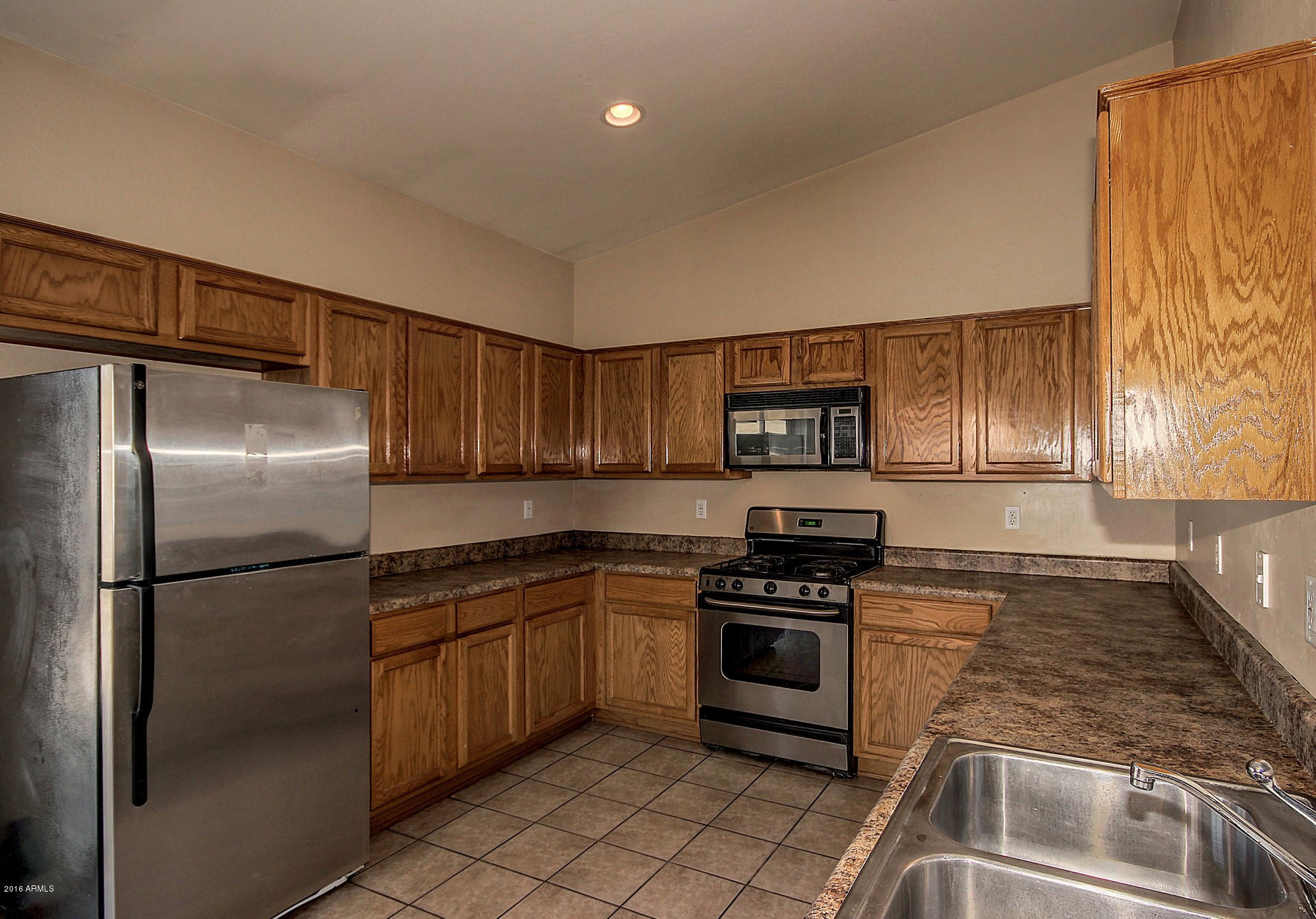 721 East Carson Road Phoenix, AZ 85042 - Photo 9 of 24 Carson (9)