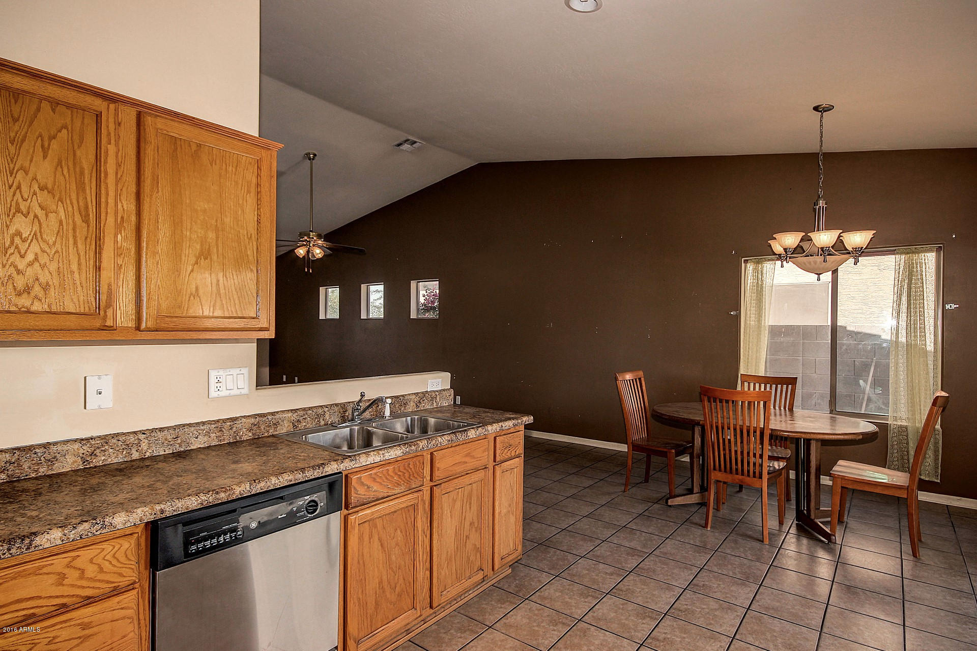 721 East Carson Road Phoenix, AZ 85042 - Photo 10 of 24 Carson (10)