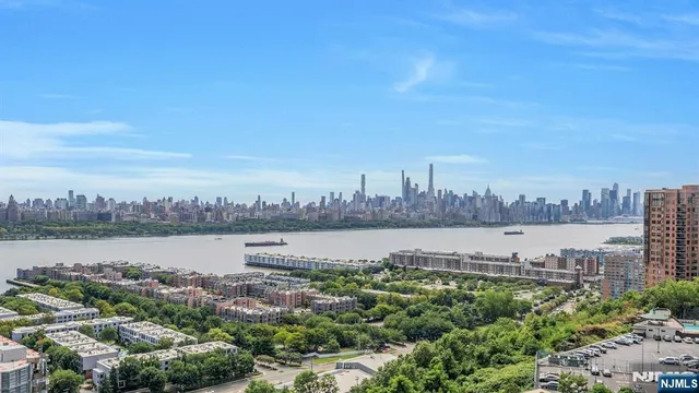 $1,109,000 | 320 Adolphus Avenue, Unit 1009, Cliffside Park, NJ 07010
