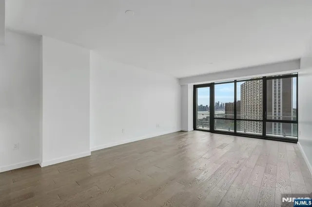 $1,109,000 | 320 Adolphus Avenue, Unit 1009, Cliffside Park, NJ 07010