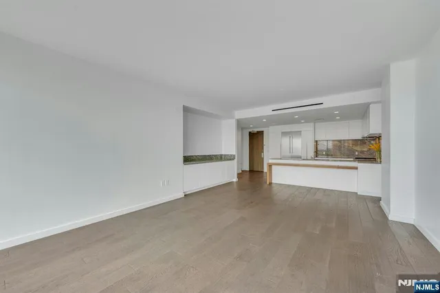 $1,109,000 | 320 Adolphus Avenue, Unit 1009, Cliffside Park, NJ 07010