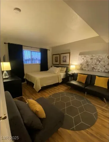 $950 | 615 South Royal Crest Circle, Unit 8, Las Vegas, NV 89169