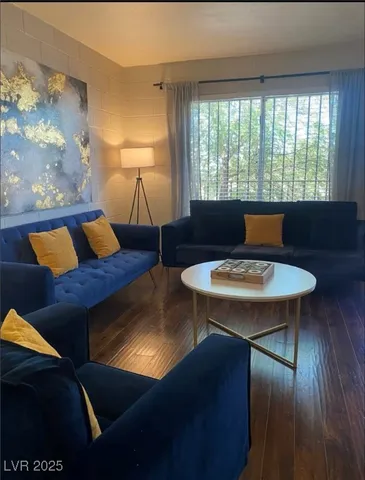 $950 | 615 South Royal Crest Circle, Unit 8, Las Vegas, NV 89169