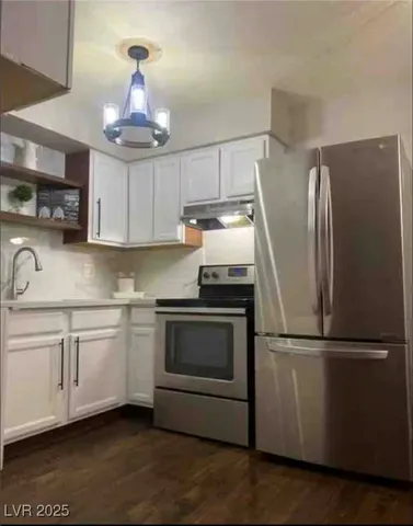 $950 | 615 South Royal Crest Circle, Unit 8, Las Vegas, NV 89169