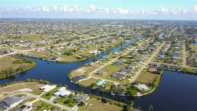 $180,000 | 2905 Southwest 2nd Terrace, Cape Coral, FL 33991