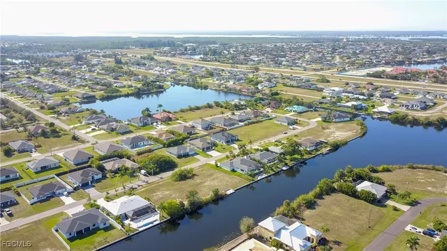 $180,000 | 2905 Southwest 2nd Terrace, Cape Coral, FL 33991